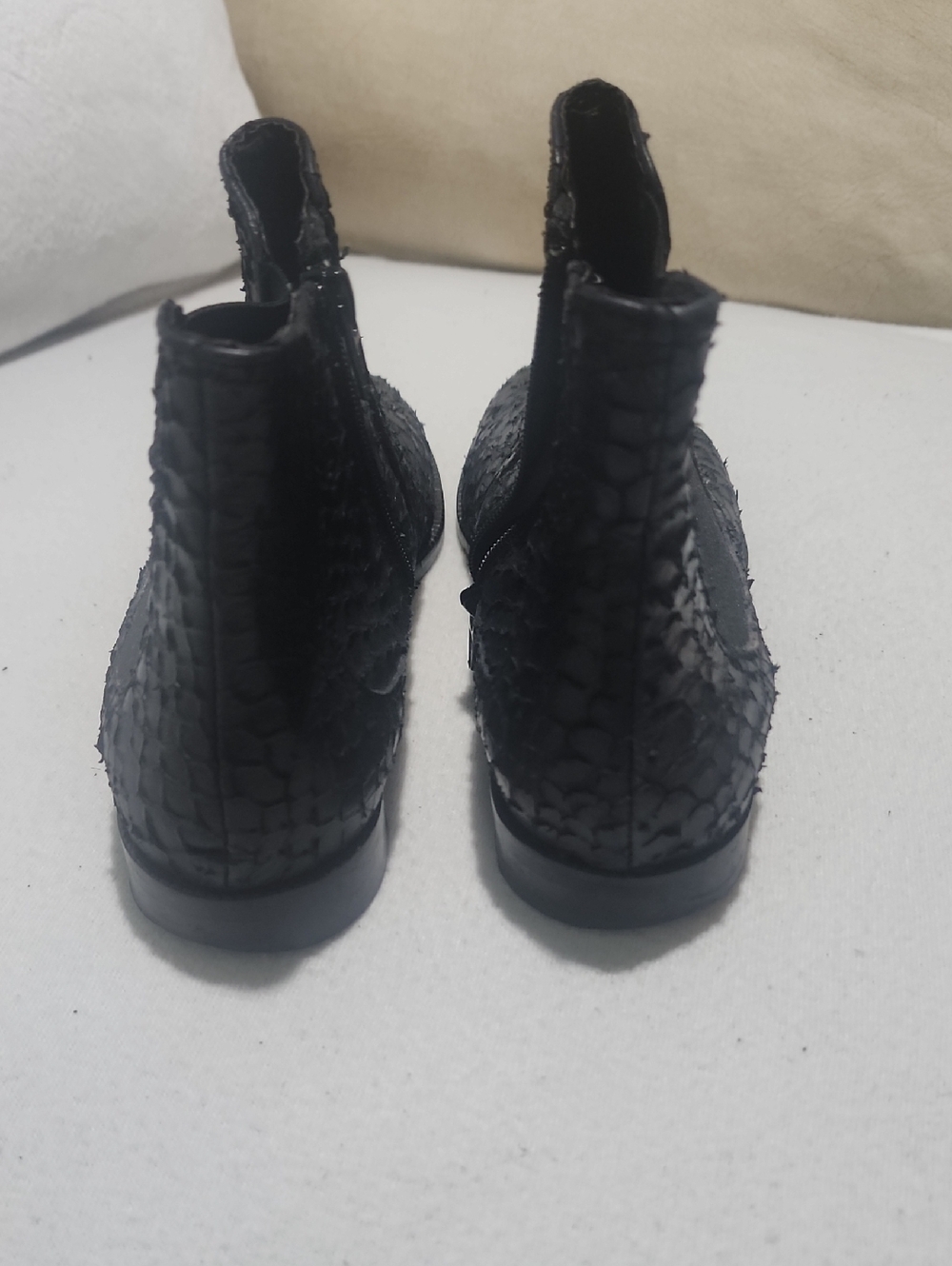 Black Textured Chelsea Boots Authentic python Leather . - Picture 4 of 9